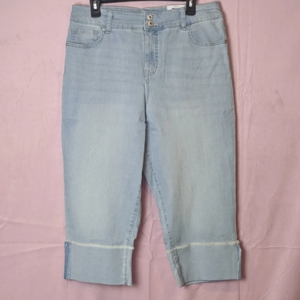 Style & Co Light Wash Mid Rise High Cuff Capris size 14 Petite